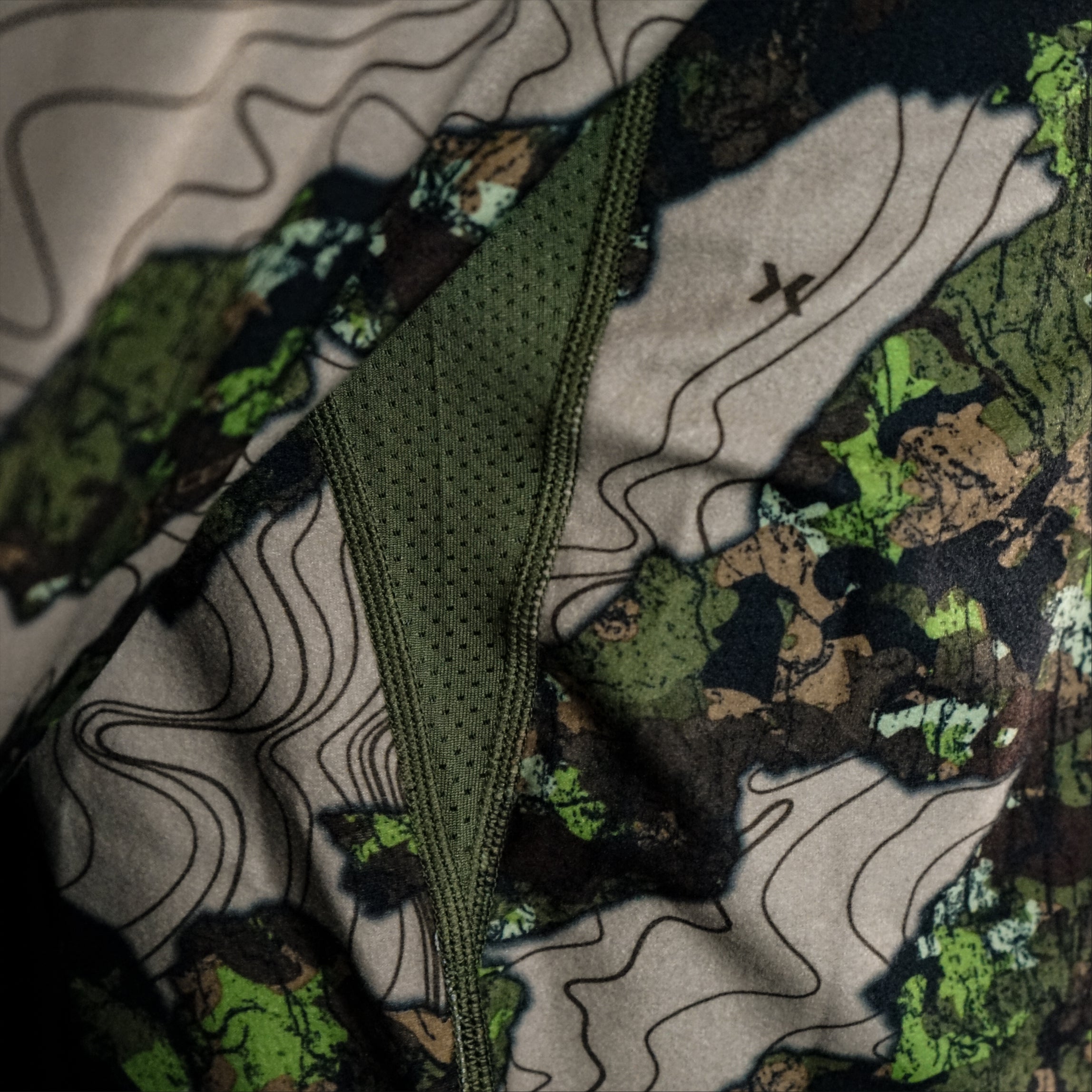 Pure 18 Lightweight Hooded Pullover